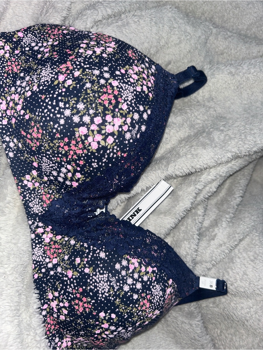 PINK
WEAR EVERYWHERE™ PUSH-UP WIRELESS BRA 36B